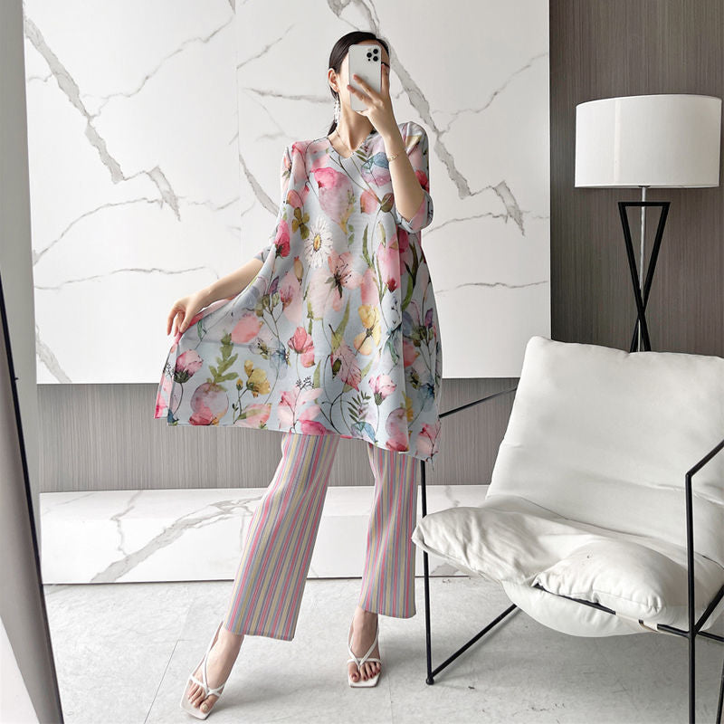 Polyester V-Neck 3/4 Sleeves Floral Pleated Loose Fit Dress